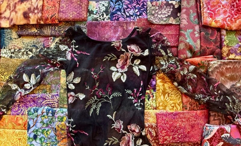 Throwback Thursday: Fly on the Wall: Susan Carlson Fabric Collage Studio Watch—Bella Luna Throwback Thursday: Fly on the Wall: Susan Carlson Fabric Collage Studio Watch—Bella Luna